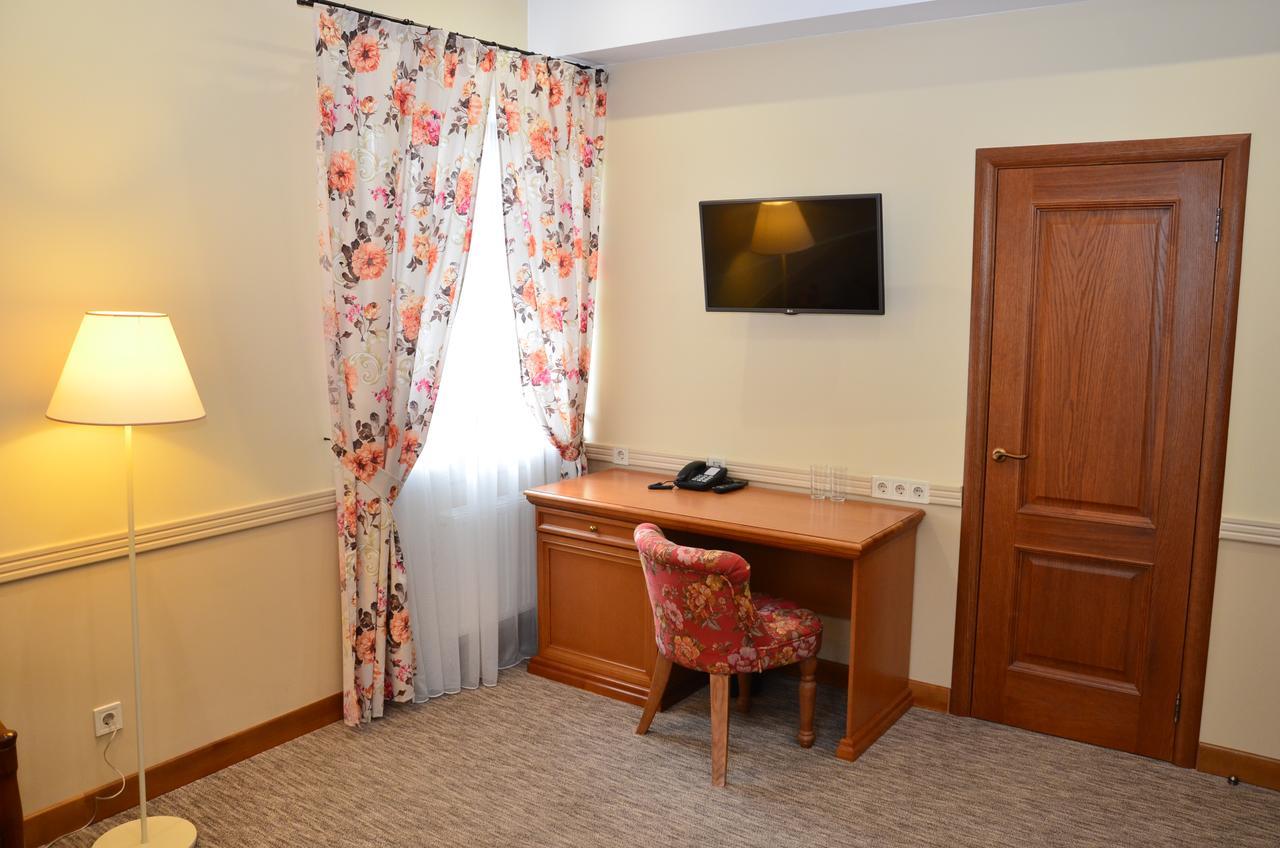 Premier Hotel Potchaïv Extérieur photo