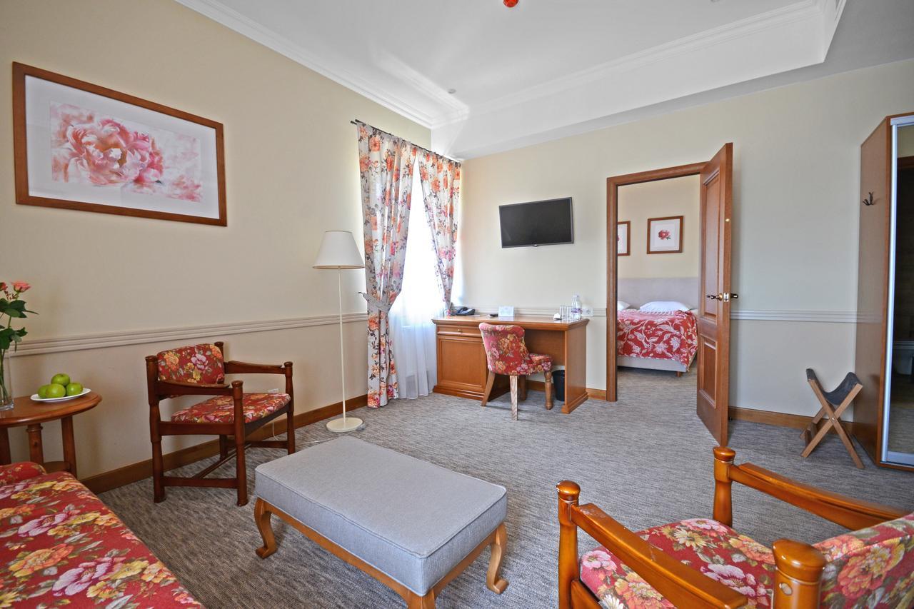 Premier Hotel Potchaïv Extérieur photo