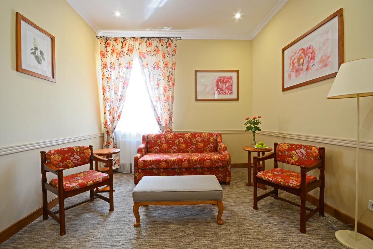 Premier Hotel Potchaïv Extérieur photo