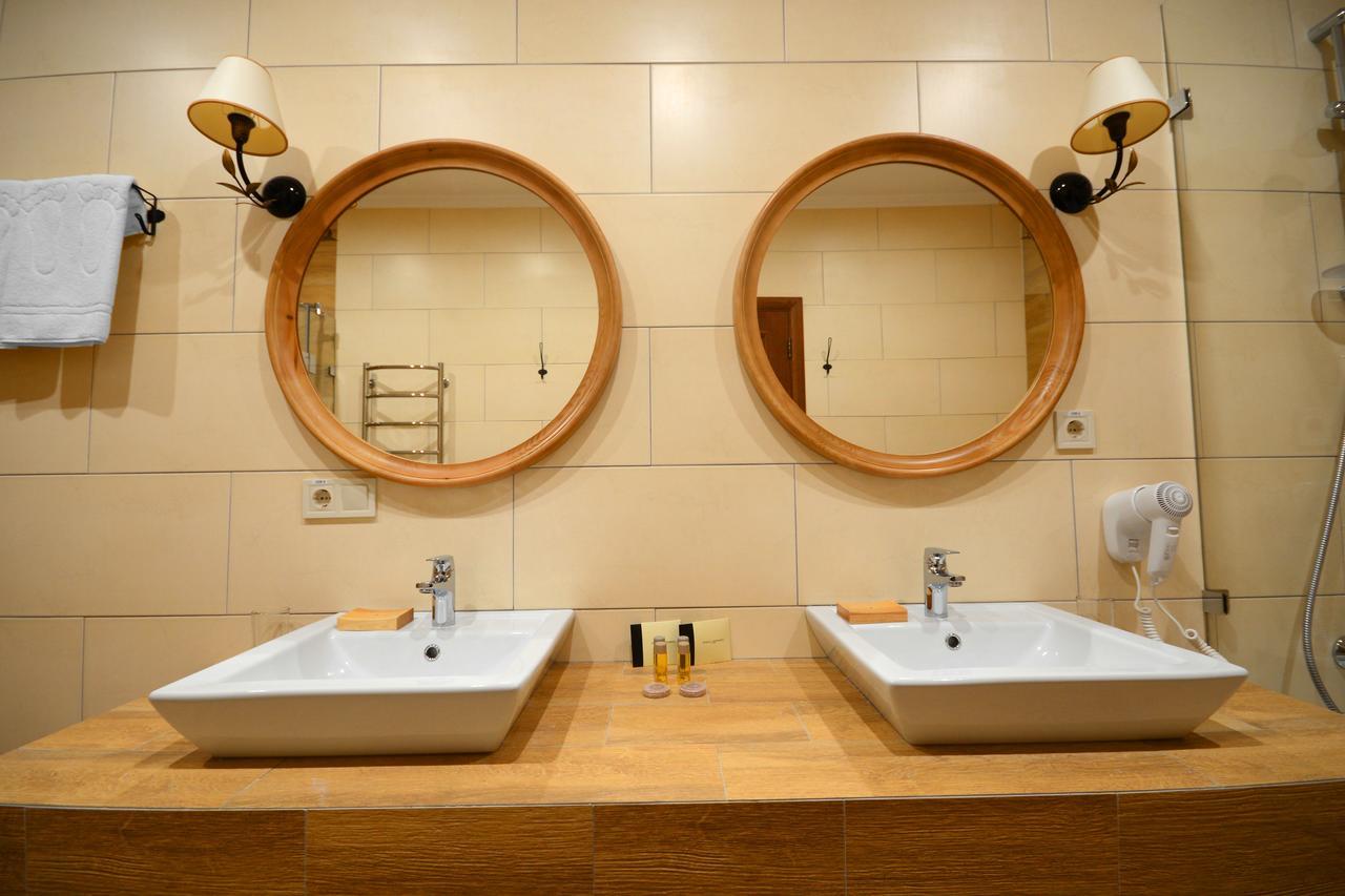 Premier Hotel Potchaïv Extérieur photo