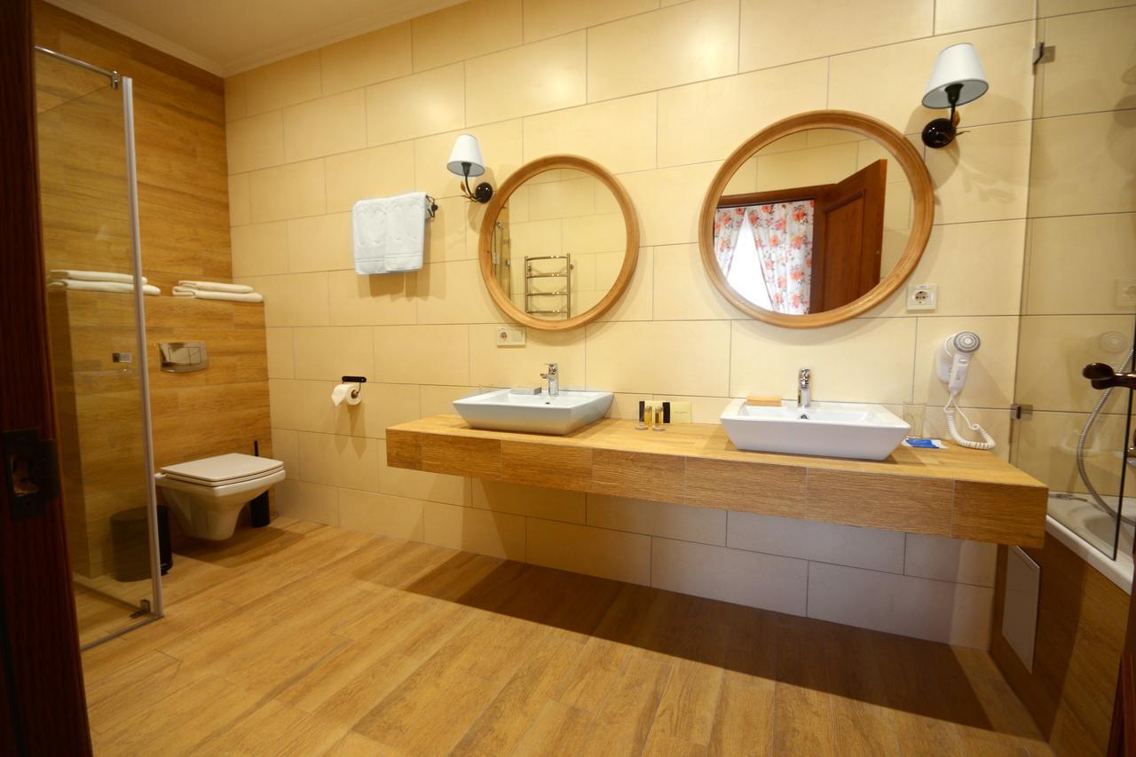 Premier Hotel Potchaïv Extérieur photo